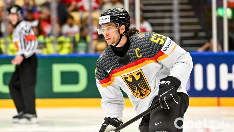 Wird Moritz Seider rechtzeitig fit für die Eishockey-WM? (Archivbild) Bild: Andrea Branca/Just Pictures/dpa
