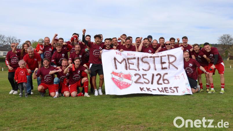 Der jubelnde Meister FC Dießfurt will in der Kreisklasse West bis zum Saisonende ungeschlagen bleiben. Bild: Dieter Jäschke