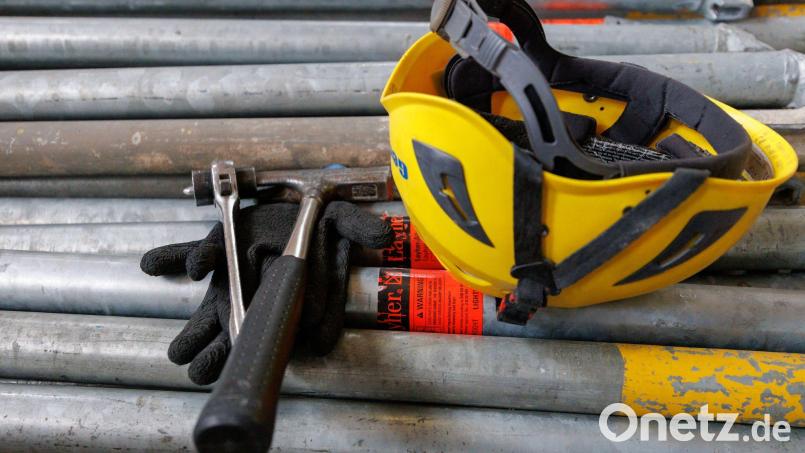 74 Menschen sind im vergangenen Jahr auf deutschen Baustellen gestorben. (Symbolbild) Bild: Daniel Karmann/dpa