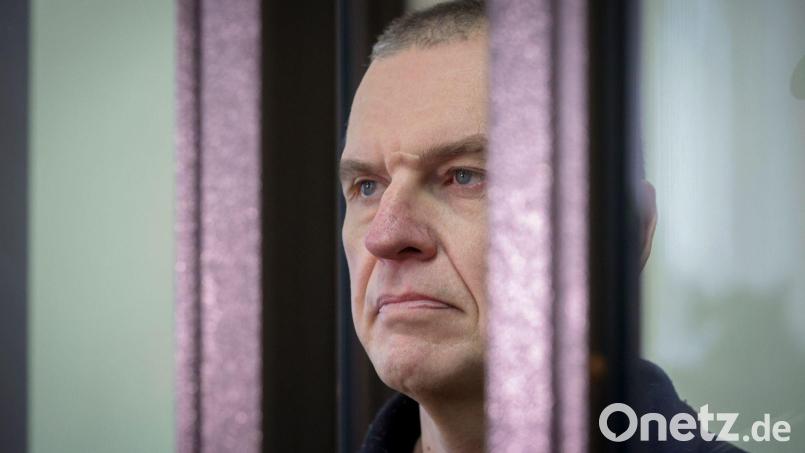 Der Journalist Andrzej Poczobut wurde nach fünf Jahren Haft in Belarus freigelassen. (Archivbild) Bild: Leonid Shcheglov/Pool BelTA/AP/dpa
