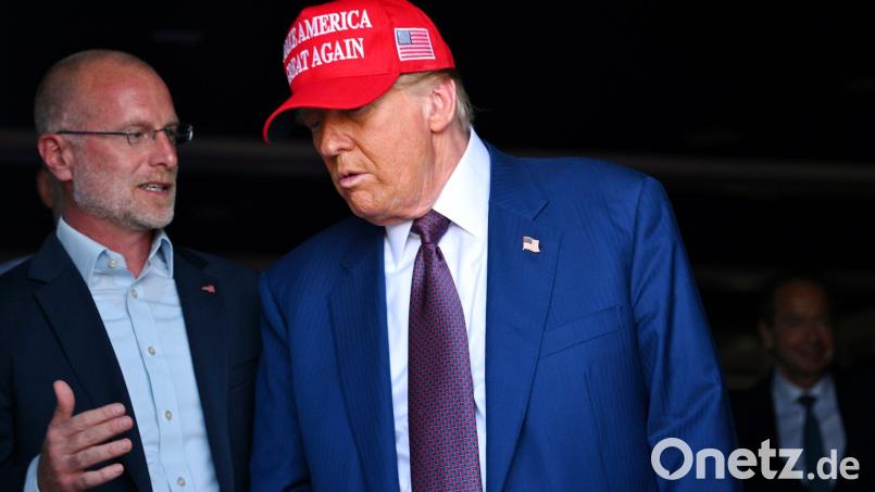 FCC-Chef Brendan Carr (l) ist ein Vertrauter von US-Präsident Donald Trump. (Archivbild) Bild: Brandon Bell/Getty Images North America Pool via AP/dpa
