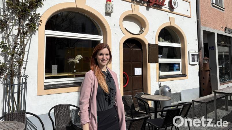 Julia Kleiner (30) übernimmt das "Kir Royal" in der Weidener Innenstadt. Bild: mcl