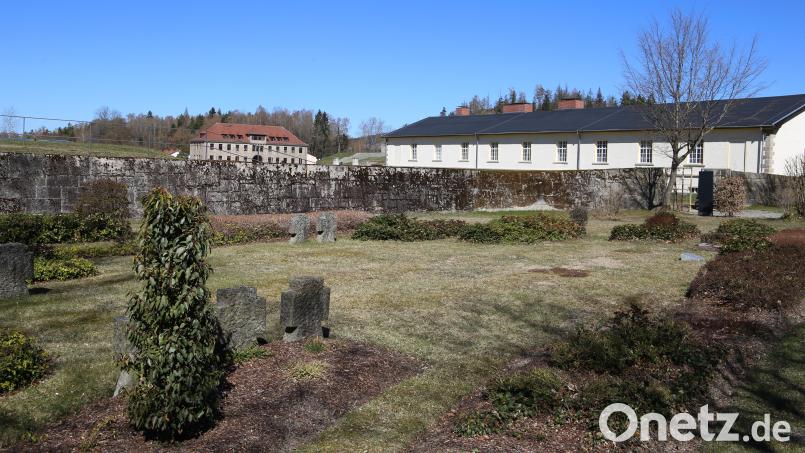 Der Ehrenfriedhof in der KZ-Gedenkstätte Flossenbürg. Hier liegt der von der SS ermordete Hermann Wolff begraben. Bild: olr