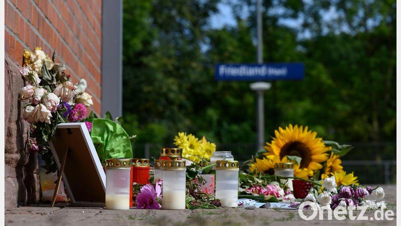 Nach dem mutmaßlich tödlichen Stoß am Bahnhof von Friedland soll in Göttingen ein Urteil fallen. (Archivbild) Bild: Swen Pförtner/dpa