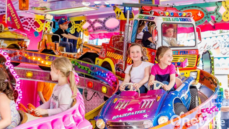 Die Amberger Pfingstdult sucht für das Jahr 2026 eine Dultfamilie. Bild: ACM