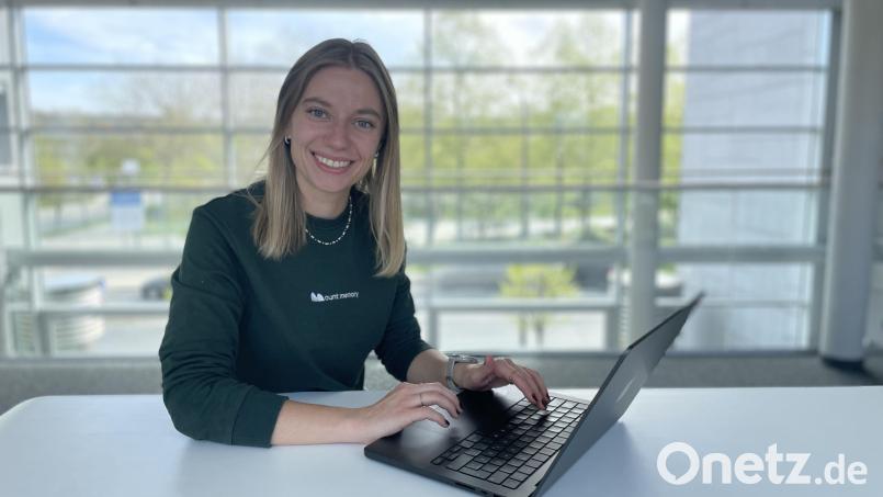 Leonie Wagner möchte mit Mount Memory Räume schaffen, sodass sich Menschen gemeinsam an eine verstorbene Person erinnern können. Bild: Paulina Schmidt