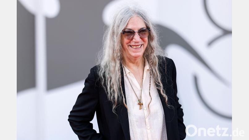 Die US-Rock-Legende Patti Smith erhält den diesjährigen Prinzessin-von-Asturien-Preis in der Sparte Künste. (Archivbild) Bild: Vianney Le Caer/Invision/AP/dpa