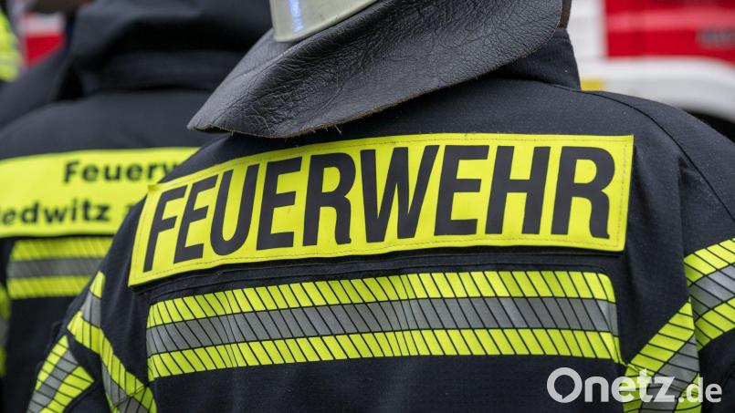 Die Feuerwehr sicherte das Gebäude nach dem automatisch ausgelösten Feueralarm. (Symbolbild) Bild: Daniel Vogl/dpa