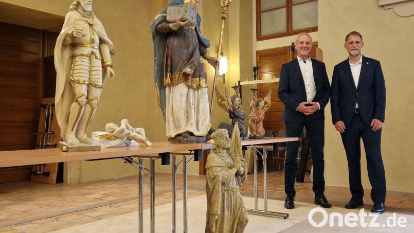 Die Rückgabe der Skulpturen fand in Prag statt. Bild: -/Bayerisches Landeskriminalamt/dpa
