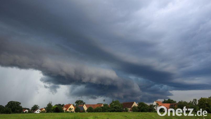 Ein Unwetter im Augst 2024 in der Nähe von Wolfratshausen in Oberbayern. (Archiv) Bild: Alexander Wolf/onw-images/dpa