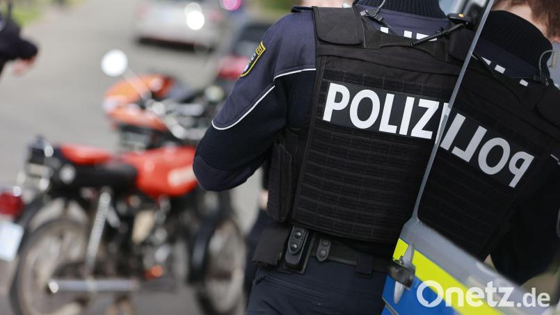 Einen Tag widmete sich die Polizei im Schwerpunkt der Kontrolle von Zweiradfahrern - das Ergebnis zeigt, auch hier werden im Verkehr viel zu oft die Regeln gebrochen. Oft mit schlimmen Folgen. (Illustration) Bild: Matthias Bein/dpa