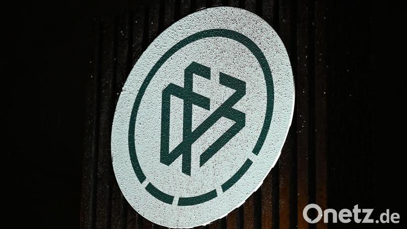 Der DFB hat ab 2031 eine neue Partnerschaft für Sammelkarten und Sticker abgeschlossen. (Archivbild) Bild: Michael Brandt/dpa