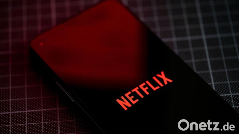 Nutzer der Netflix-App werden Clips im Hochformat zu sehen bekommen. (Archivbild) Bild: Fabian Sommer/dpa