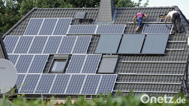 Der Bau von neuen Solaranlagen stockt - vor allem im Privatbereich. (Archivbild) Bild: Rainer Jensen/dpa