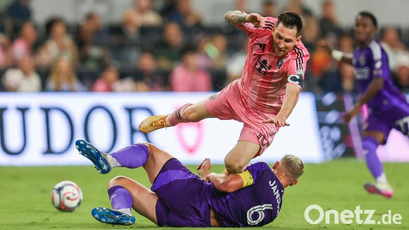 Stolperten nach 3:0-Führung: Lionel Messi und Inter Miami. Bild: Chris Arjoon/AP/dpa