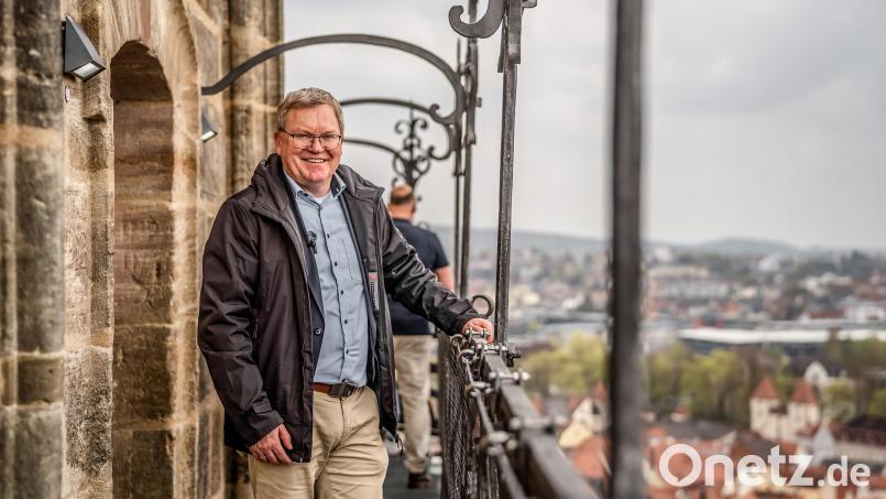 Michael Cerny noch als Oberbügermeister auf der Aufsichtsplattform des Turms der Basilika St. Martin in Amberg. Bild: Michael Golinski, Stadt Amberg