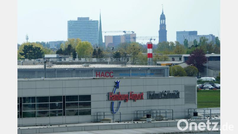 Der Hamburger Flughafen musste nach einer kleinen Bruchlandung eines Kleinflugzeuges kurzzeitig für alle Starts und Landungen geschlossen werden. (Archivbild) Bild: Marcus Brandt/dpa