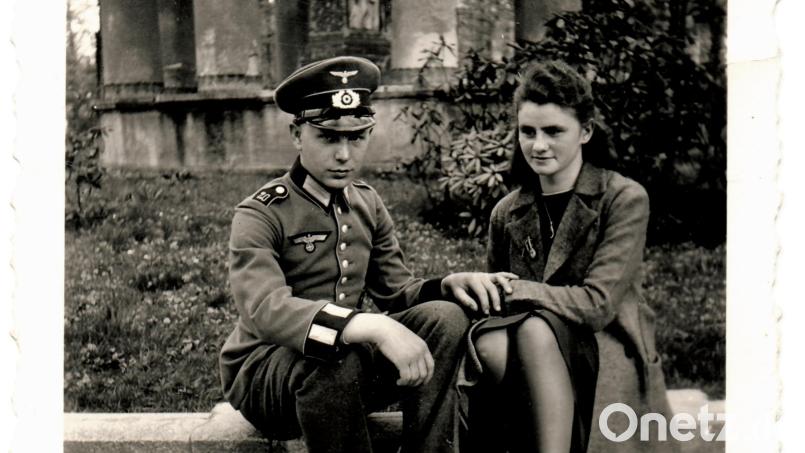 Georg Schmidt in seiner Gefreiten-Uniform mit seiner Anni. Die beiden hofften auf ein baldiges Ende und eine gemeinsame Zukunft. Bild: mzi/Archiv Familie Schmidt