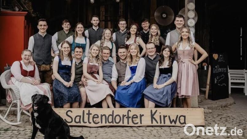 Das waren die Saltendorfer Kirwapaare 2025. Eine Neuauflage der Kirwa gibt es am 14. und 15. Mai. Archivbild: Sophia Burkhard