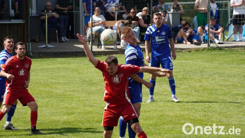 Der SV 08 Auerbach gewinnt mit 3:0 gegen den SC Kirchenthumbach und krönt sich zum Meister der Kreisliga Nord. Bild: jma