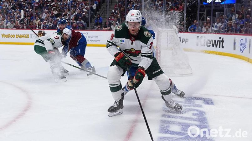 Minnesotas Nico Sturm musste mit seinem NHL-Team eine Niederlage hinnehmen. Bild: David Zalubowski/AP/dpa