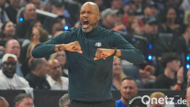 Da half aller Einsatz nichts: Jamahl Mosley ist seinen Trainer-Job in Orlando los. (Archivbild) Bild: John Raoux/AP/dpa