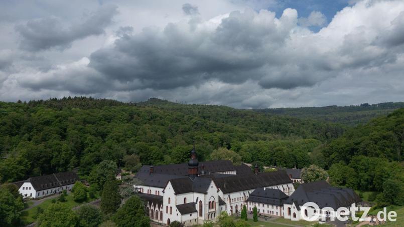 Dunkle Wolken können heute Gewitter und Starkregen bringen. Bild: Boris Roessler/dpa