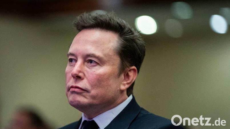 Musk soll Twitter-Aktionären nach Berechnungen der SEC gut 150 Millionen Dollar zu wenig bezahlt haben. (Archivbild) Bild: Allison Robbert/AFP Pool via AP/dpa
