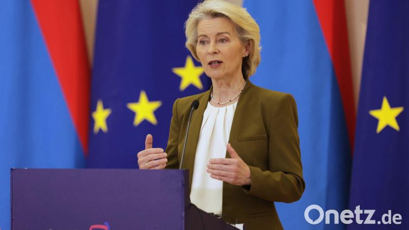 EU-Kommissionspräsidentin Ursula von der Leyen und US-Präsident Donald Trump verständigten sich im Sommer 2025 auf einen Zoll-Deal. Bild: Anthony Pizzoferrato/AP/dpa