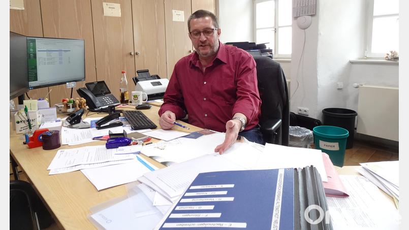Peter Forster ist seit 20 Jahren Geschäftsleiter im Rathaus Neustadt/WN und insgesamt seit fast 40 Jahren dort beschäftigt. Bild: ui