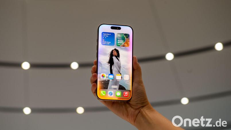 Apple hatte vor der Vorstellung der iPhone-16-Modellreihe neue KI-Funktionen angekündigt und Werbung dafür gemacht. (Archivbild) Bild: Andrej Sokolow/dpa
