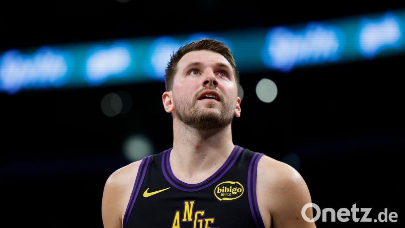 Luka Doncic droht ein vorzeitiges Saisonaus. Bild: Caroline Brehman/AP/dpa