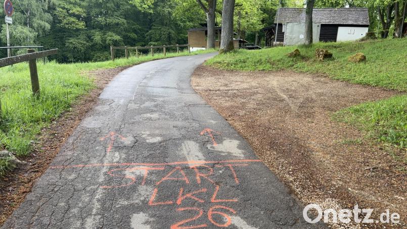 Hier, kurz vor dem Beginn der Budenstraße, ist der Startpunkt des Landkreislaufes am Samstag. Rund 260 Sportbegeisterte werden dann auf die fast 60 Kilometer Staffellauf starten. Bild: ge