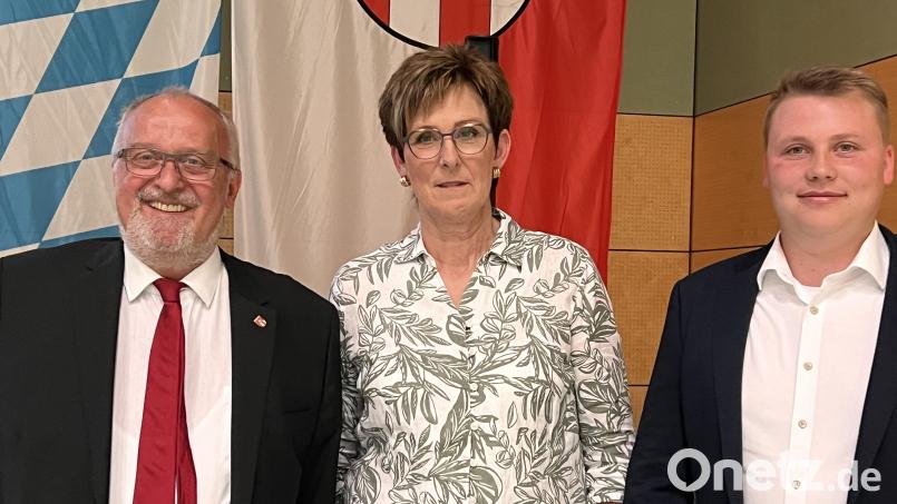 Ammerthals erster Bürgermeister Anton Peter (CSU) hat nun mit dritter Bürgermeisterin Irene Schmidt und zweitem Bürgermeister Moritz Koberstein (von links) zwei Stellvertreter. Bild: mma