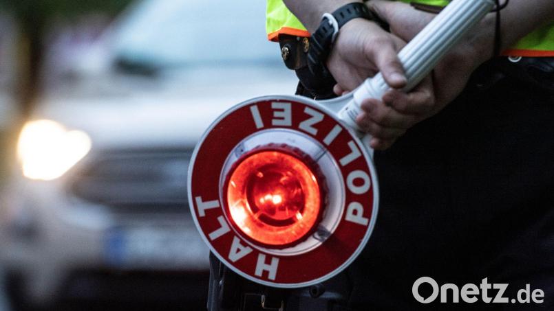 Einen Autofahrer unter Drogeneinfluss erwischte die Polizei am Mittwoch bei einer Kontrolle in Weiden. Symbolbild: Paul Zinken/dpa/ZB/Symbolbild
