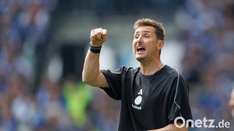 Will die Saison vernünftig und in der oberen Tabellenhälfte beenden: Nürnberg-Trainer Miroslav Klose. (Archivbild) Bild: Friso Gentsch/dpa