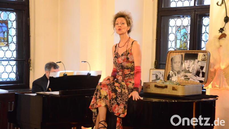 Peter Pollinger am Klavier und Birgit Tausch auf dem Klavier. Bild: Kunz