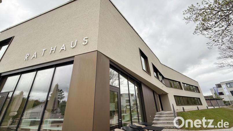 Im Rathaus in Weiherhammer werden am Dienstag die Stellvertreter von Bürgermeister Julian Kraus gewählt. Wer es wird, ist derzeit noch unklar. Bild: Gabi Schönberger