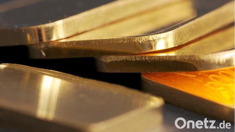Ein 17-Jähriger verkauft in Amberg einen falschen Goldbarren für 10.000 Euro. Die Polizei ermittelt. Symbolbild: Wolf von Dewitz/dpa-Zentralbild/dpa-tmn
