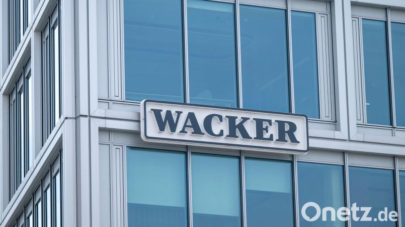 Wacker Chemie bekommt die Flaute zu spüren. (Archivbild) Bild: Peter Kneffel/dpa