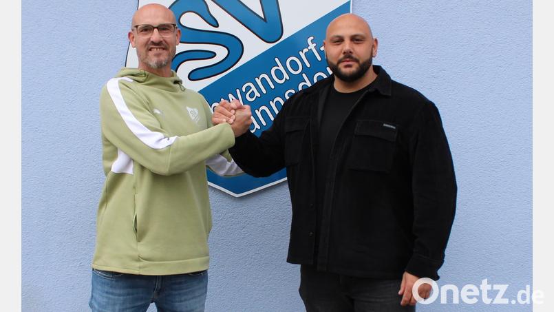 Erkan Kara (rechts) übernimmt zur kommenden Saison gemeinsam mit Mario Albert die sportliche Leitung beim SV Schwandorf-Ettmannsdorf. Bild: Marco Schmidt