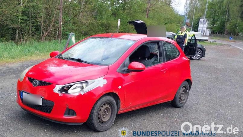 Am Donnerstagnachmittag hat die Bundespolizeiinspektion Waidhaus bei einer Grenzkontrolle in Eslarn einen gesuchten Verkehrssünder festgenommen. Bild: Bundespolizei
