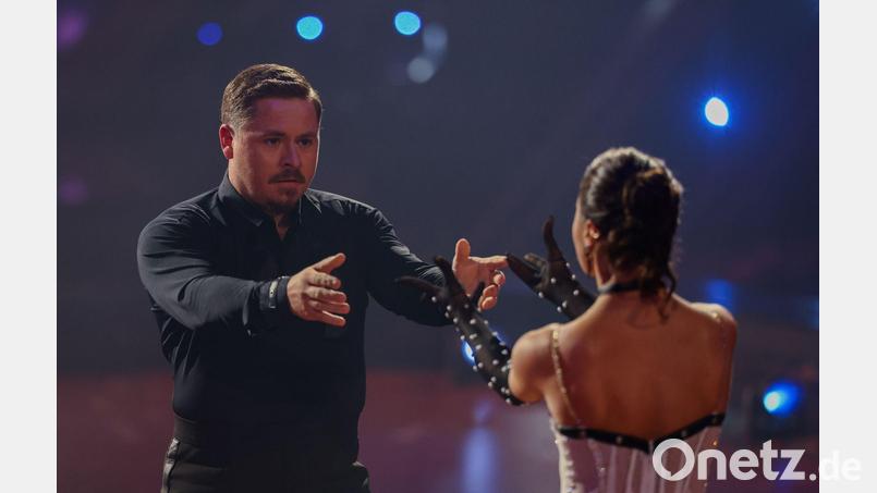 Gustav Schäfer zeigt sein Können normalerweise am Schlagzeug, bei „Let's Dance“ nun auch auf der Tanzfläche. (Archivbild) Bild: Rolf Vennenbernd/dpa