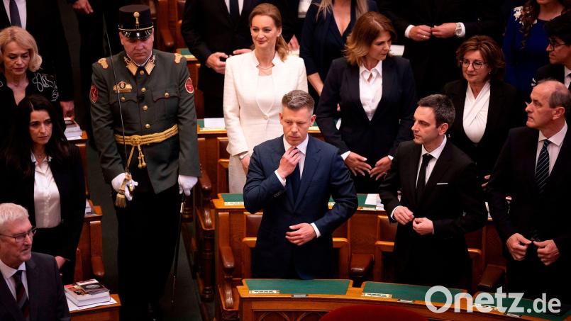 Ungarns Parlament hat den bürgerlichen Politiker Peter Magyar zum neuen Ministerpräsidenten gewählt. Bild: Denes Erdos/AP/dpa