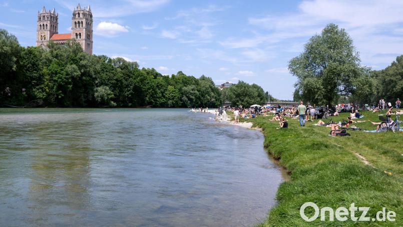 In der Isar wurde ein Toter entdeckt. (Symbolbild) Bild: Sven Hoppe//dpa