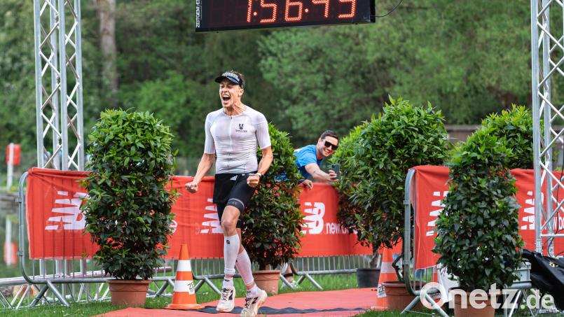Seit 2009 begeistert der Triathlon Weiden im Schätzlerbad mit sportlicher Vielfalt, vom Rookie bis zum Ligastarter und hat sich zu einer festen Größe mit mehr als 700 Startern entwickelt. Bild: Hannah Dirscherl