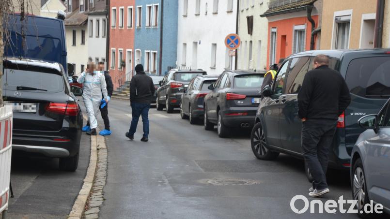In einem Wohnhaus in der Waldsassener Innenstadt hatte ein 67-Jähriger Anfang Dezember 2025 einen 64-Jährigen erschossen. Diese Tat war auch beim Sicherheitsgespräch kurz Thema. Archivbild: jr