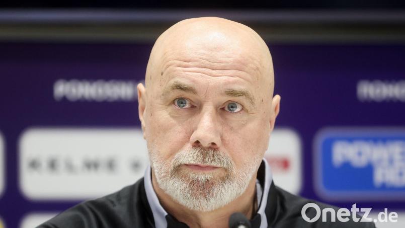 Trainer Sergej Barbarez vertraut für die WM vielen aktuellen und ehemaligen Bundesligaprofis. (Archivbild) Bild: Armin Durgut/AP/dpa