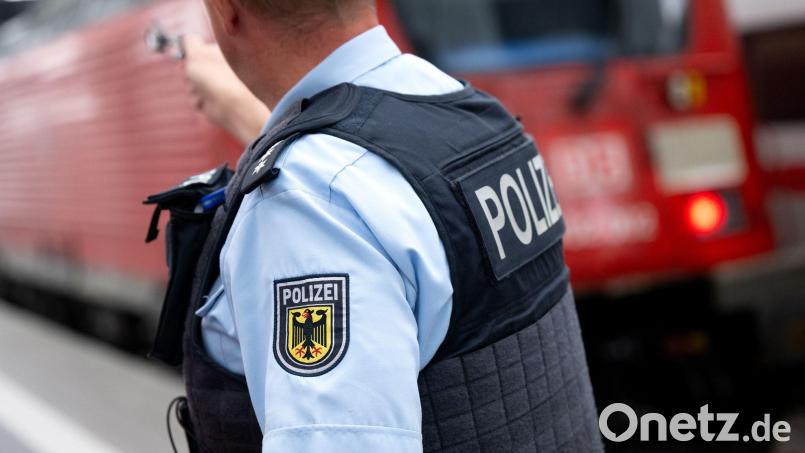 Die Bundespolizei ermittelt wegen des Verdachts des gefährlichen Eingriffs in den Bahnverkehr. (Symbolbild) Bild: Sven Hoppe/dpa