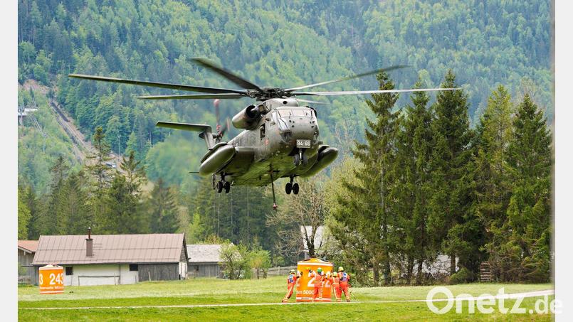Hunderte Kräfte waren im Einsatz. (Archivfoto) Bild: Uwe Lein/dpa